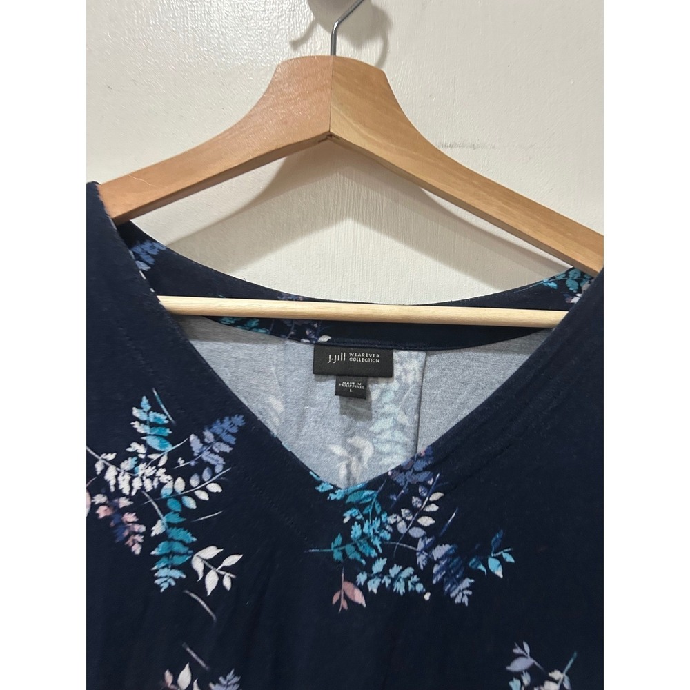 J. Jill Wearever Navy Blue Floral Leaf V-Neck 3/4 Sleeve Knit Top Large L - Picture 4 of 6